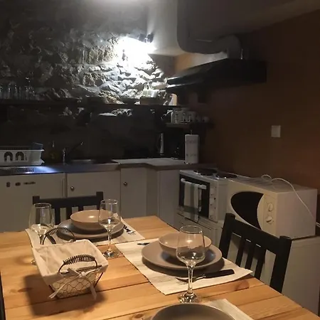 Rustic & Stone House W/ Backyard Vakantiehuis *